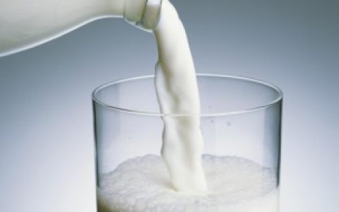 【如何挑选纯牛奶】选择纯牛奶方法