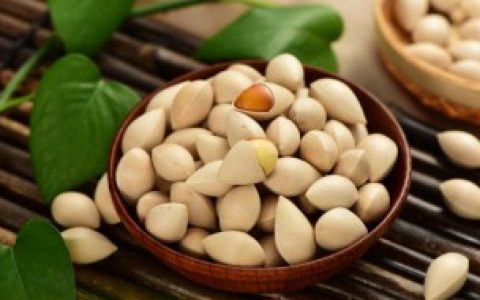 近期武汉街头出现大量白果是怎么回事 出现大量白果能吃吗？