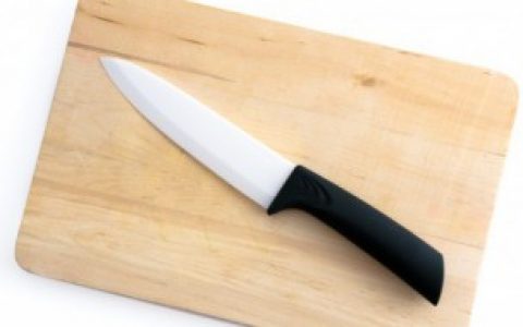 新的菜板有味道怎么处理（新菜板有味道的处理方法）