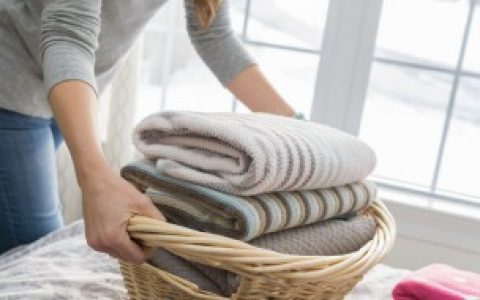 呢大衣可以机洗吗（呢大衣的正确洗法）