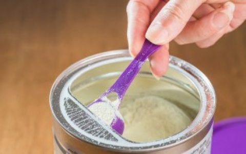 如何挑选最好的奶粉（挑选最好的奶粉的方法）