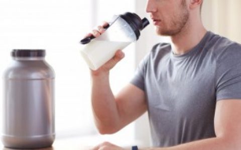 水杯底摸不到如何清洗呢（水杯底摸不到怎么洗）