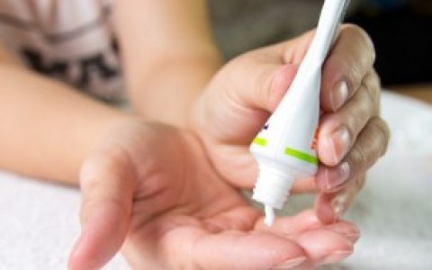 【鸵鸟油的功效与使用方法】鸵鸟油的用途及用法