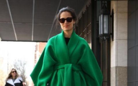 毛呢大衣多久洗一次合适 毛呢大衣多长时间洗一次合适