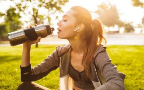 啥材质的水杯比较健康 什么材质的水杯比较健康