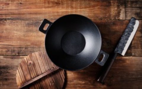 铁锅第一次使用如何清洗,铁锅第一次使用要怎么清洗