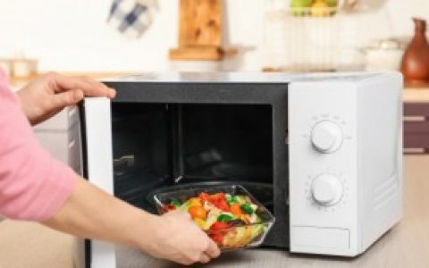 陶瓷杯子可以放微波炉 陶瓷杯子适不适合放微波炉