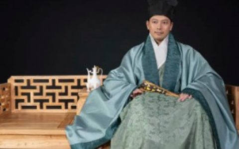 大氅和披风介绍（大氅和披风的区别）