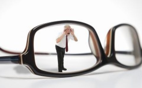 怎么看自己适合戴什么样的眼镜,自己适合戴什么样的眼镜怎么看