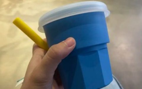 硅胶水杯不能装开水吗,硅胶水杯可以装开水吗