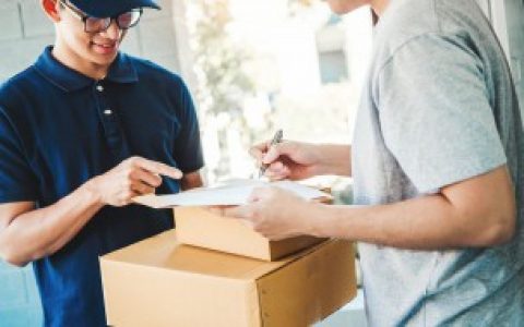 快递在一个地方一直不动怎么办? 为什么快递在一个地方一直不动