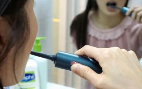 【电动牙刷如何使用】电动牙刷怎样使用