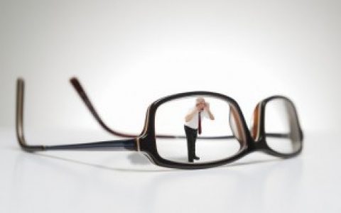 戴口罩眼镜有雾气怎么解决（戴口罩眼镜有雾气的解决方法）