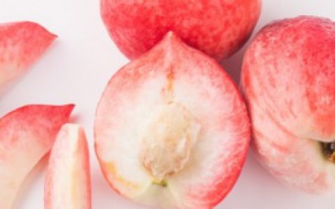 水蜜桃不削皮可以吃吗（水蜜桃不削皮能不能吃）