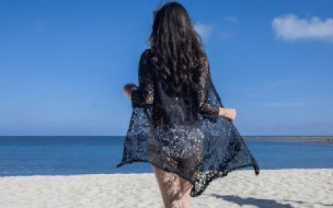 如何选择夏季的防晒衣（怎么选择夏季的防晒衣）