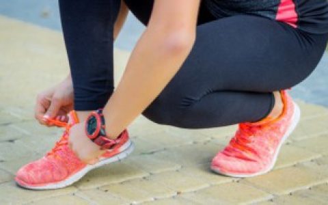 【怎么去除鞋上的污渍】鞋子上的污渍怎么去除