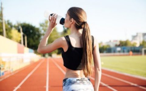 什么材质的塑料水杯无毒（哪种材质的塑料水杯无毒）