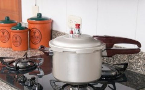 新高压锅第一次使用之前如何清洗,新高压锅第一次使用之前怎么清洗