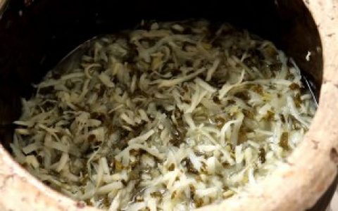 腌酸菜为什么需要用开水烫,腌酸菜需要用开水烫的原因