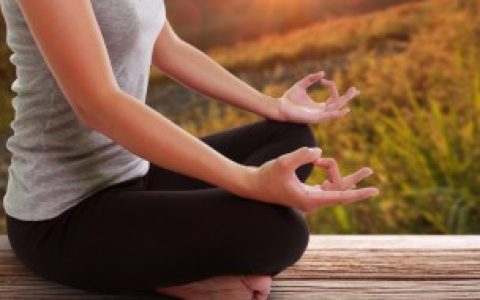 打坐的准确姿态,打坐的准确姿态是什么