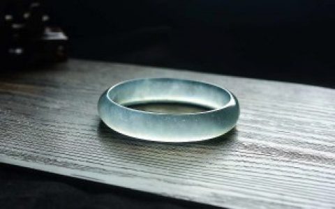 如何区分翡翠手镯的种类， 怎么区分翡翠手镯的种类