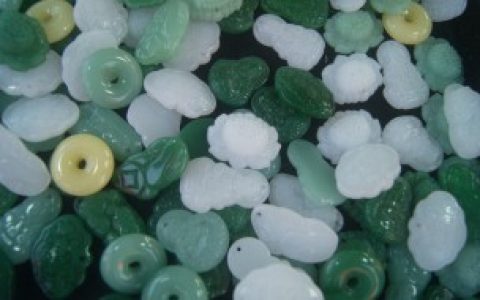 翡翠玉佩摔裂了怎么修补， 翡翠玉佩摔裂了怎么办