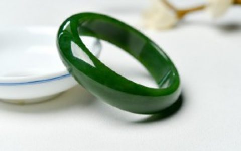 什么是冰种翡翠手镯， 冰种翡翠手镯是什么