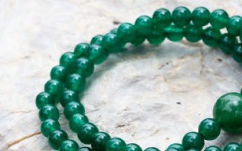 翡翠手把件价格怎么样， 翡翠手把件多少钱