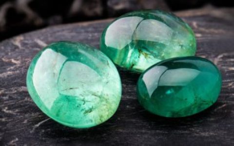 什么是糯种翡翠原石， 糯种翡翠原石是什么