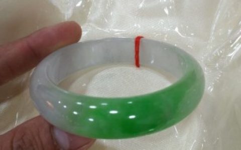 巴山玉与翡翠的区别， 巴山玉与翡翠的区别介绍