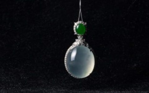 是带玉好还是带翡翠好， 翡翠好还是玉好