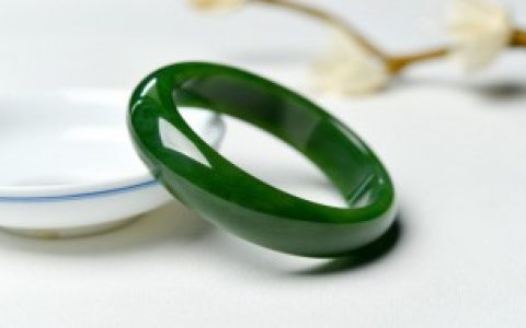 危地马拉和缅甸翡翠区别， 怎么分辨缅甸翡翠和危地马拉翡翠