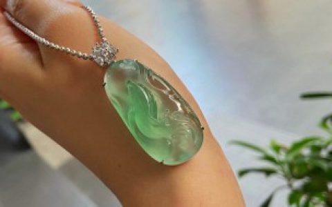 鱼翡翠吊坠的寓意， 鱼翡翠吊坠的寓意是什么意思