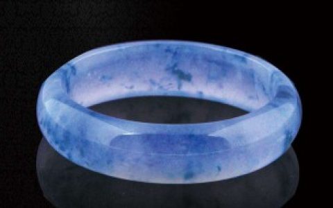 翡翠有蓝色的吗， 蓝水翡翠介绍