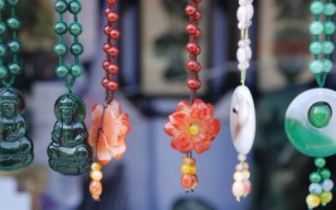 怎么鉴别翡翠真假， 鉴别翡翠真假的方法