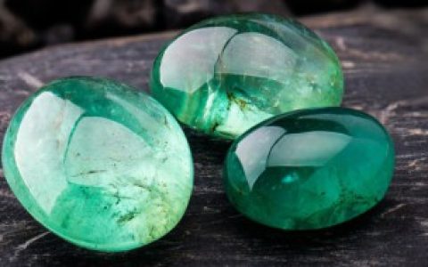 翡翠平安无事牌有什么寓意， 翡翠平安无事牌的寓意