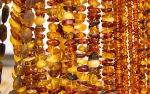 蜜蜡什么样的成色最好， 蜜蜡的简介