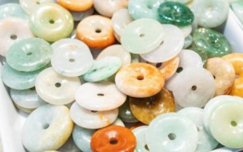 翡翠见光死是什么意思， 翡翠见光死的含义