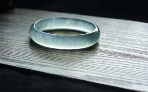 怎么测量翡翠尺寸， 翡翠手镯量尺寸的方式