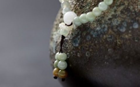 怎么鉴翡翠的真假， 鉴翡翠真假的方法