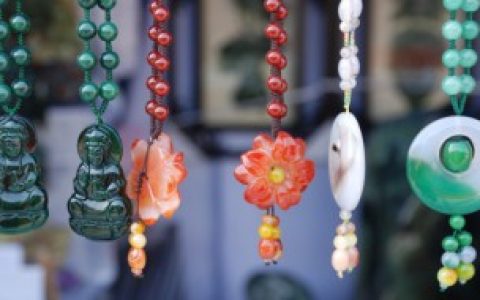 翡翠蛋面寓意， 翡翠蛋面有什么寓意