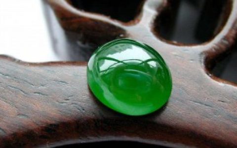 佛座箍玉翡翠区别， 佛座箍玉翡翠区别有哪些