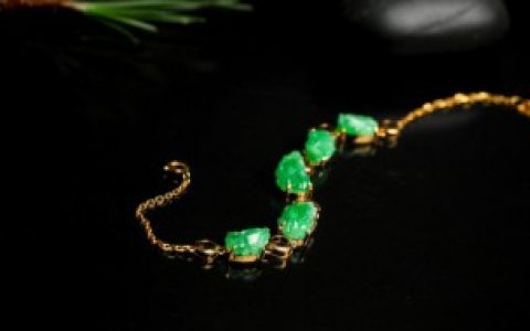 翡翠挂绳掉色了怎么办， 翡翠链掉色有哪两种情况