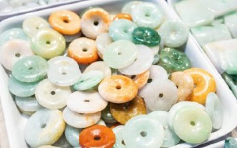 冰种翡翠怎么看， 如何看冰种翡翠