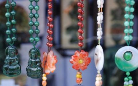 怎样挑选翡翠挂件， 教你挑选翡翠挂件的攻略