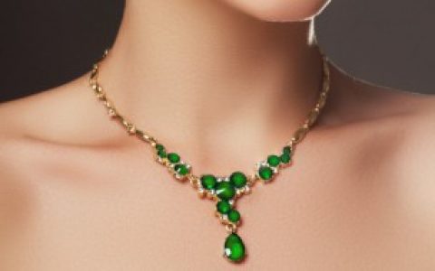 男士翡翠玉项链， 男士适不适合佩戴翡翠项链