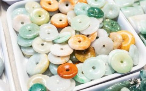 翡翠的豆子和叶子什么寓意， 翡翠的豆子和叶子是什么寓意