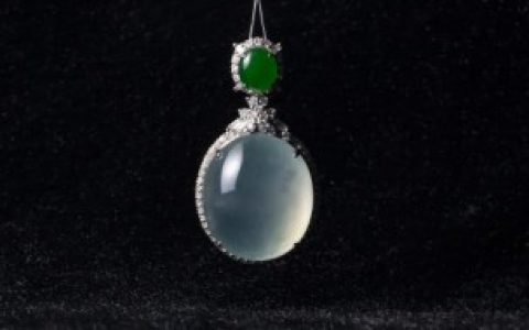 从哪几方面辨别真翡翠， 真翡翠吗什么样的