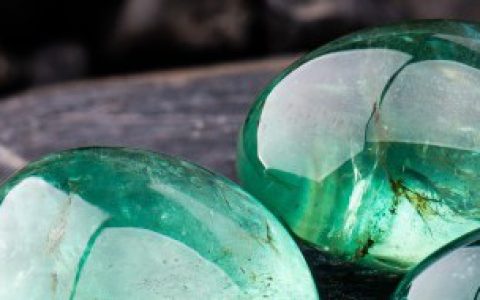 什么图案雕在翡翠上好， 翡翠雕个什么图案好