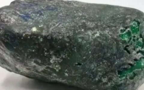 莫湾基翡翠原石， 莫湾基翡翠原石特点介绍